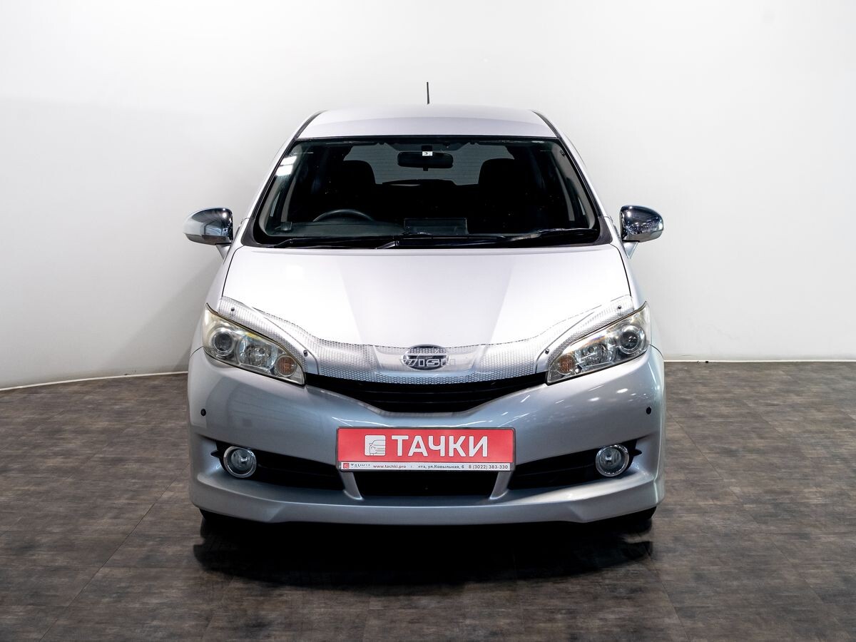 Toyota Wish 2010 - фото автомобиля