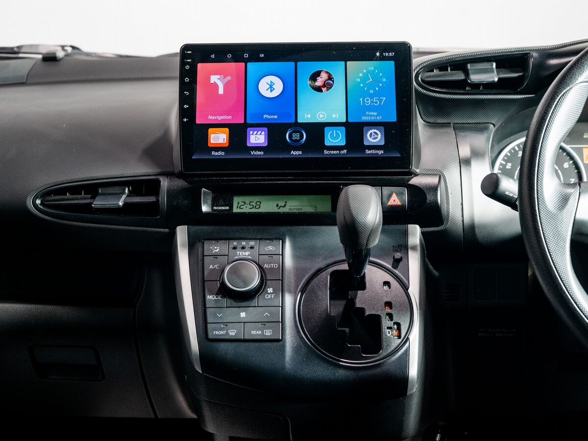 Toyota Wish 2010 - фото автомобиля