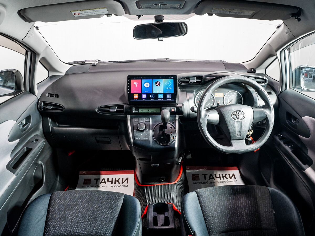 Toyota Wish 2010 - фото автомобиля