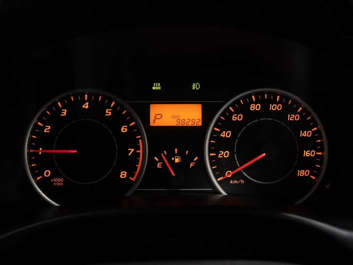 Toyota Wish 2010 - фото автомобиля