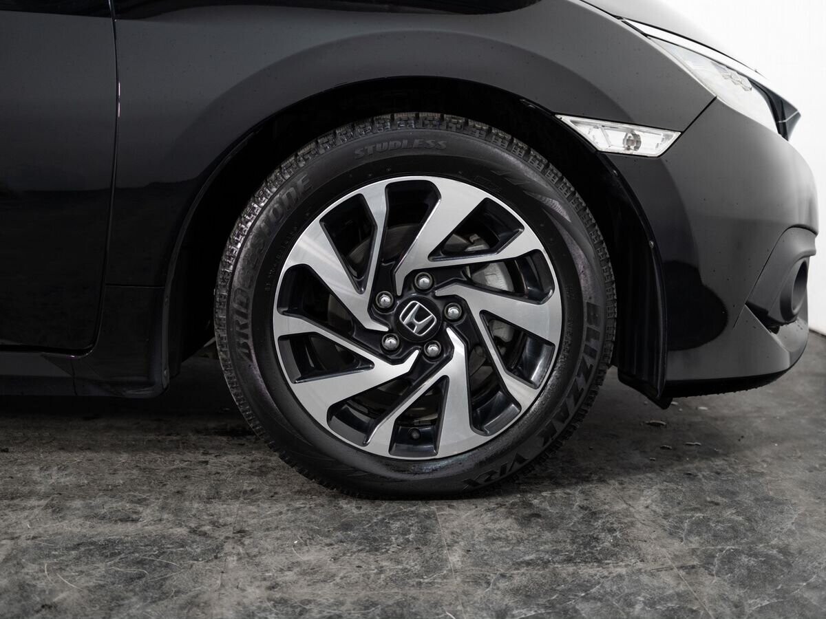 Honda Civic 2018 - фото автомобиля