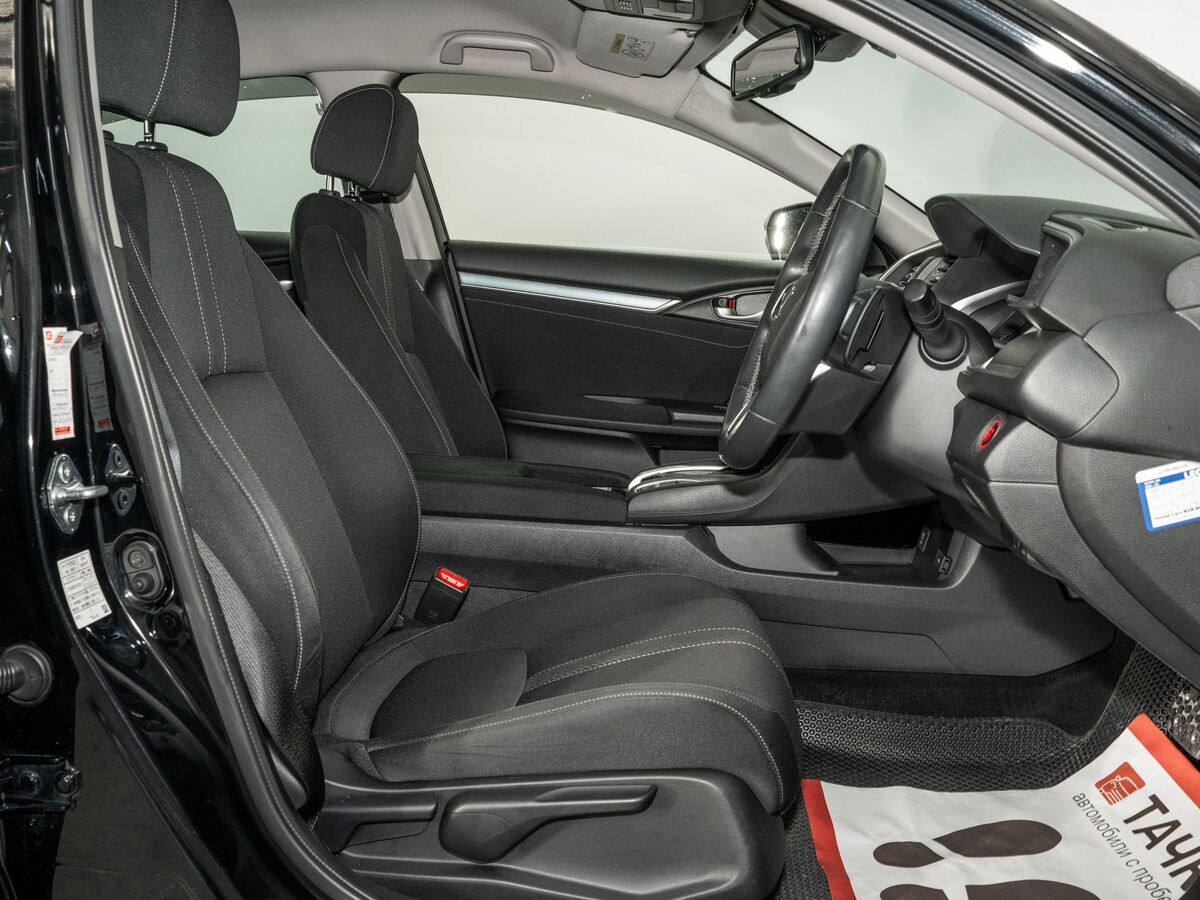 Honda Civic 2018 - фото автомобиля