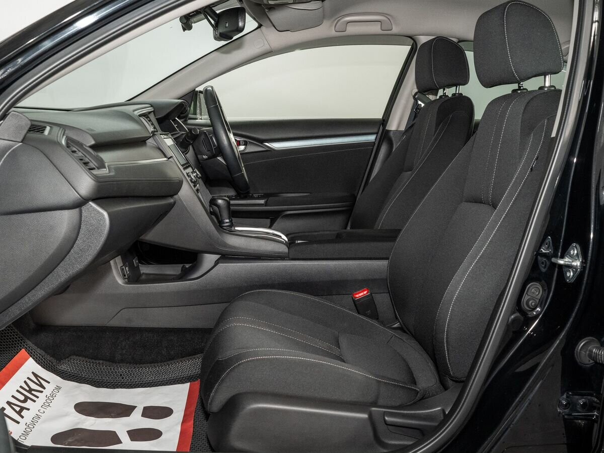 Honda Civic 2018 - фото автомобиля