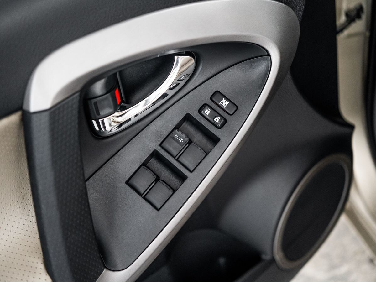 Toyota RAV4 2008 - фото автомобиля