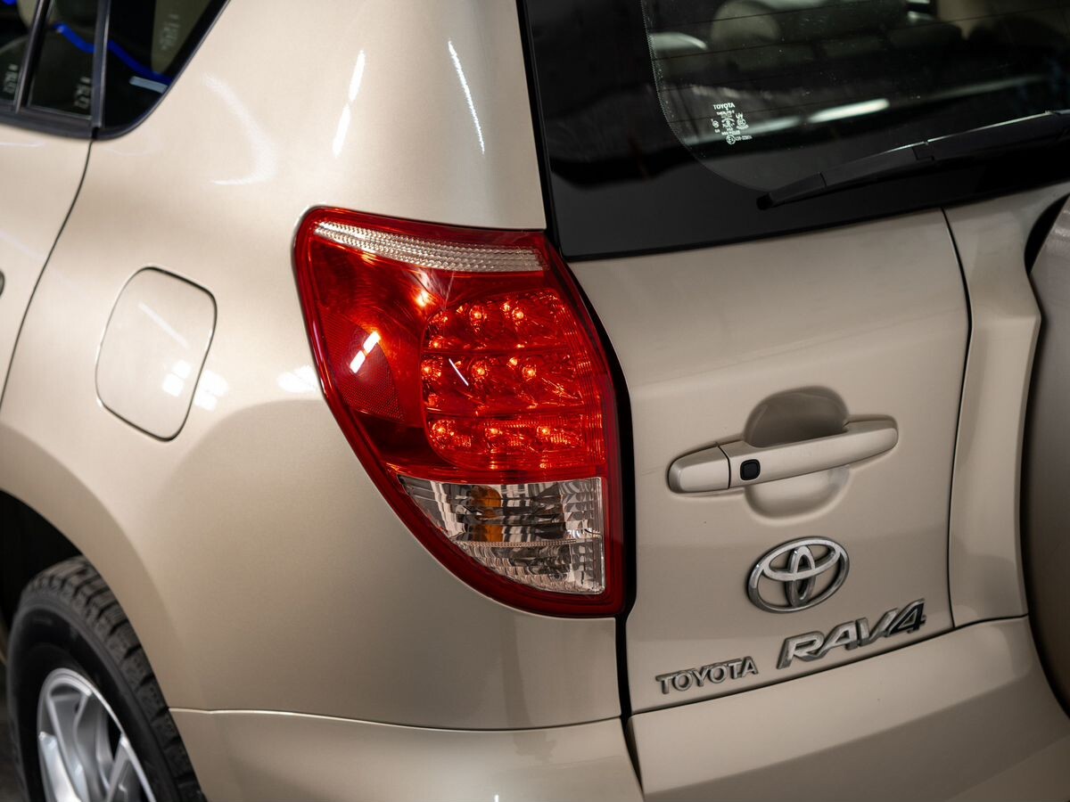 Toyota RAV4 2008 - фото автомобиля