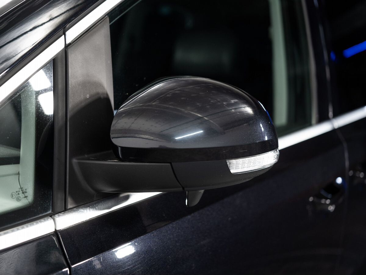 Volkswagen Sharan 2012 - фото автомобиля