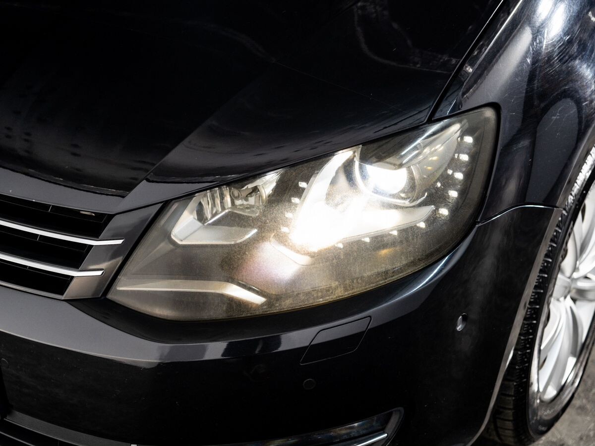 Volkswagen Sharan 2012 - фото автомобиля