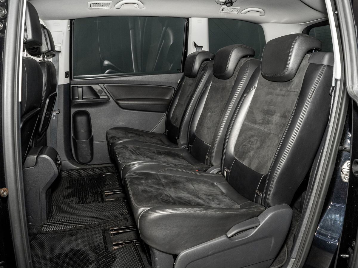 Volkswagen Sharan 2012 - фото автомобиля