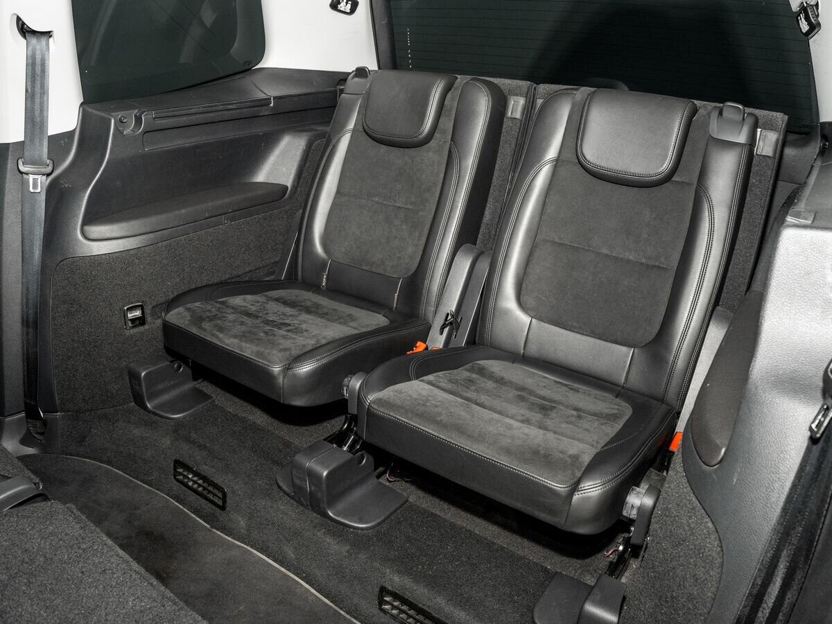 Volkswagen Sharan 2012 - фото автомобиля