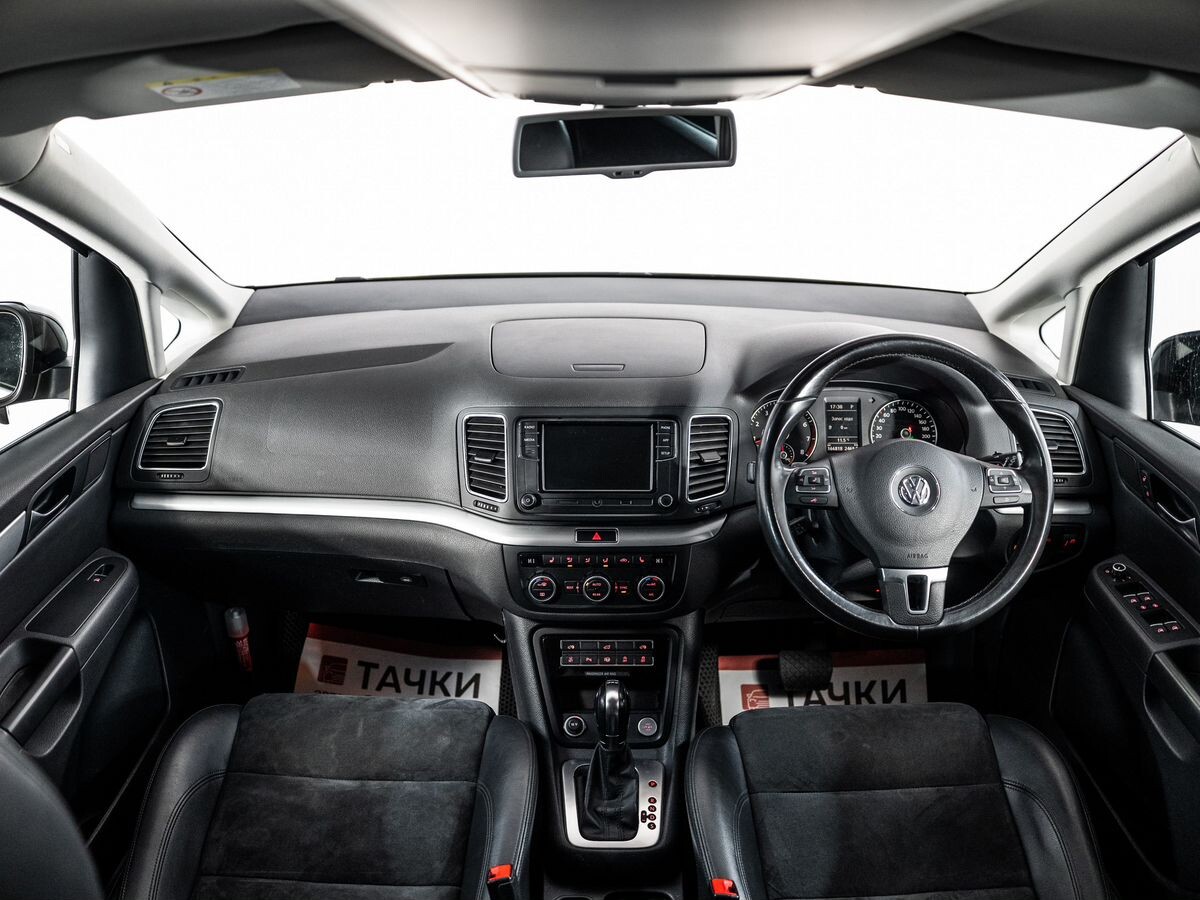 Volkswagen Sharan 2012 - фото автомобиля