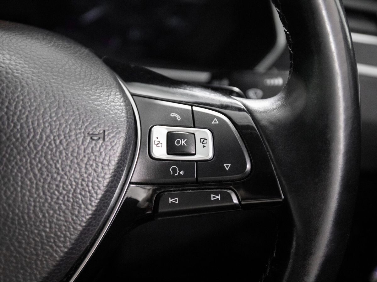 Volkswagen Tiguan 2018 - фото автомобиля