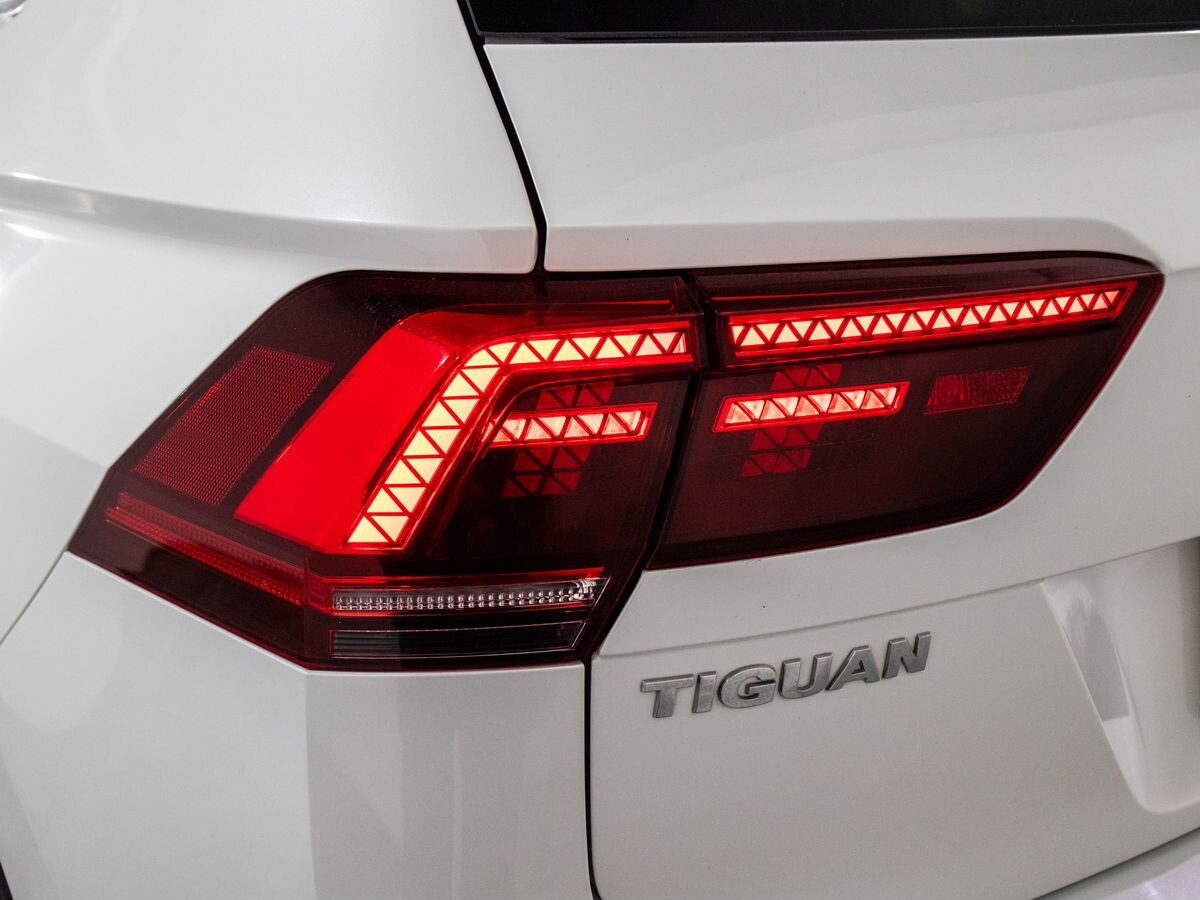 Volkswagen Tiguan 2018 - фото автомобиля