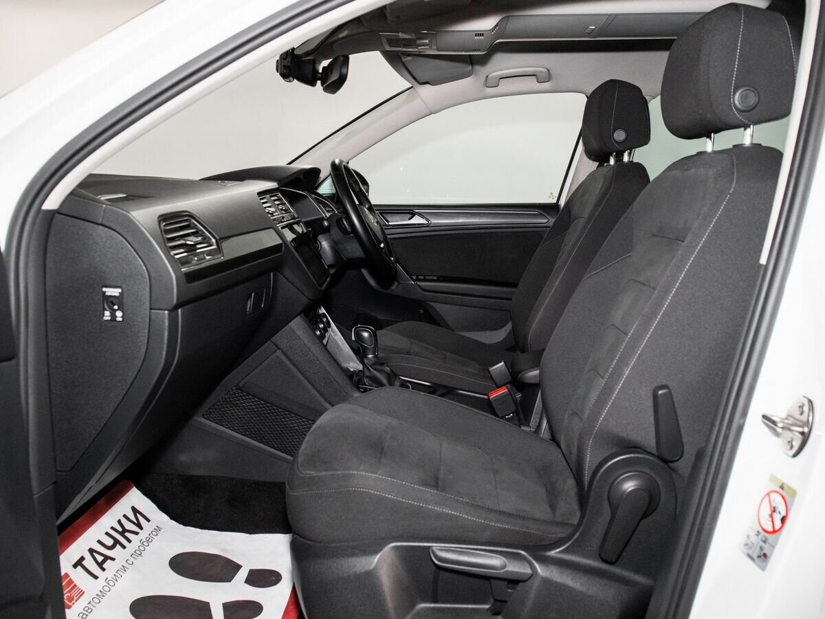 Volkswagen Tiguan 2018 - фото автомобиля