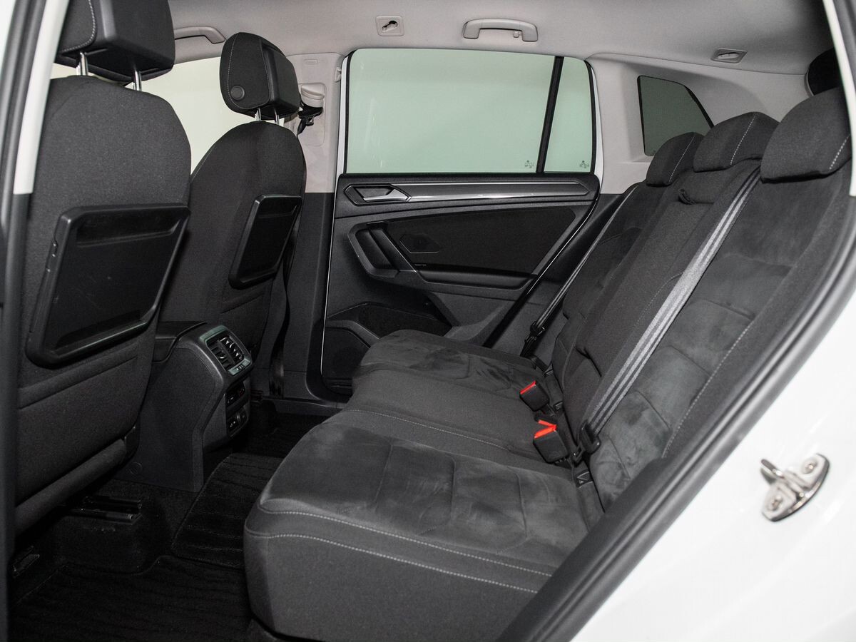 Volkswagen Tiguan 2018 - фото автомобиля