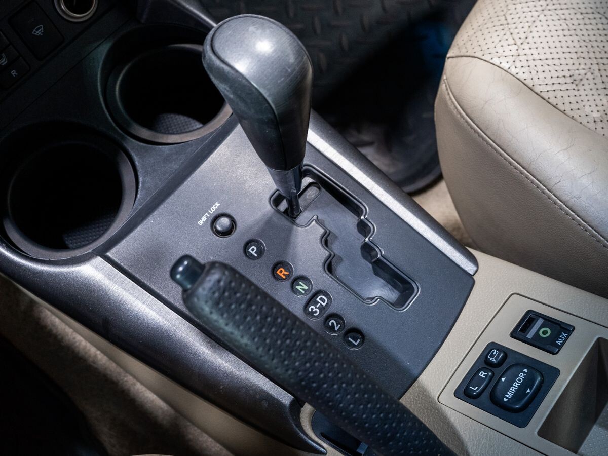 Toyota RAV4 2010 - фото автомобиля