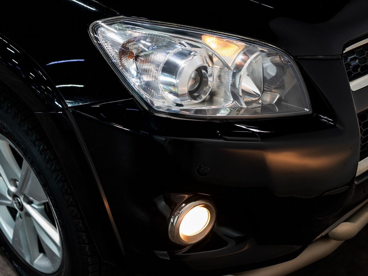 Toyota RAV4 2010 - фото автомобиля