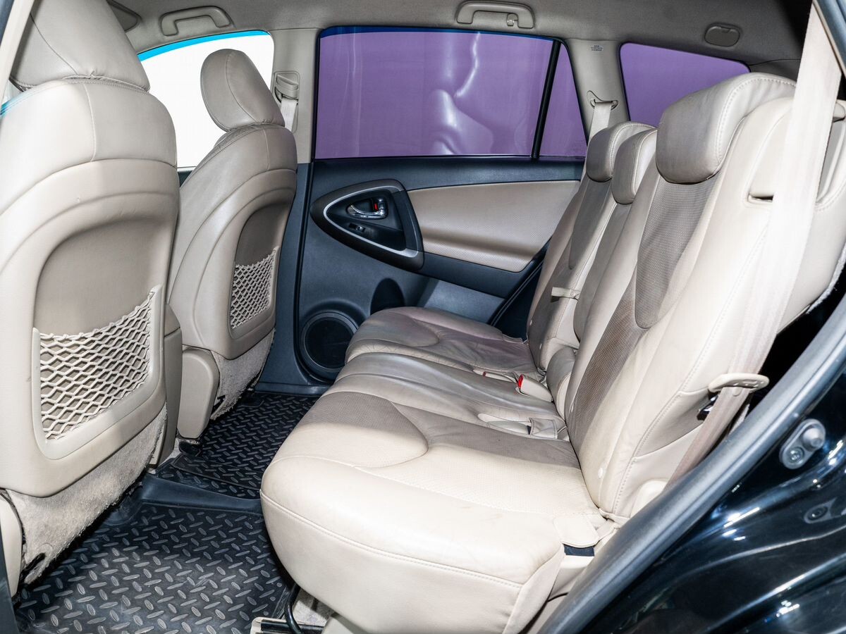 Toyota RAV4 2010 - фото автомобиля