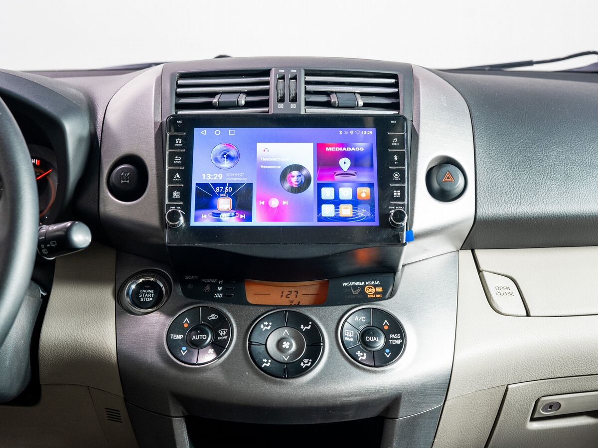 Toyota RAV4 2010 - фото автомобиля