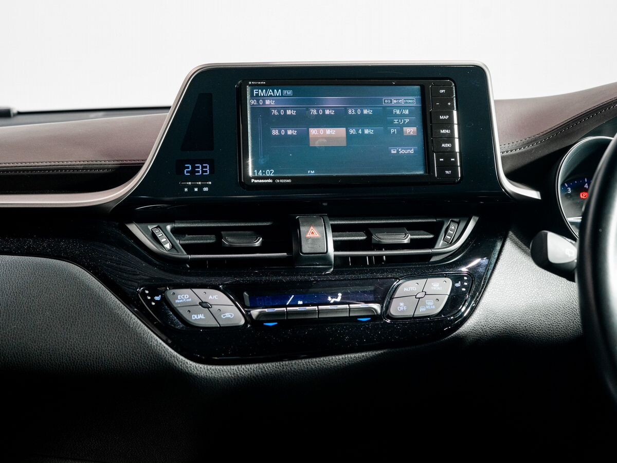 Toyota C-HR 2019 - фото автомобиля