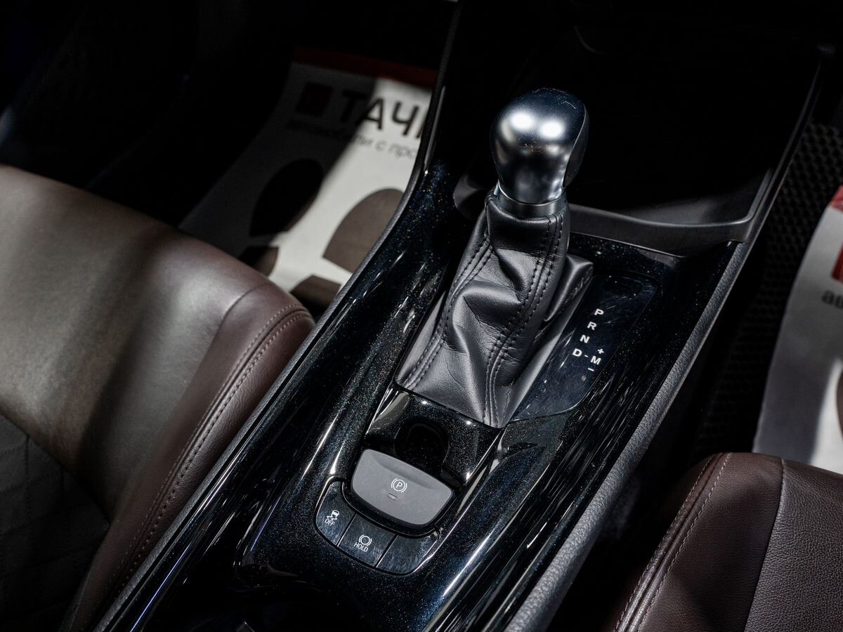 Toyota C-HR 2019 - фото автомобиля