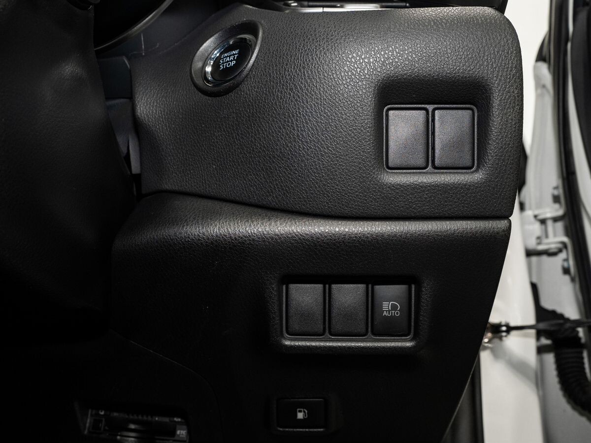 Toyota C-HR 2019 - фото автомобиля