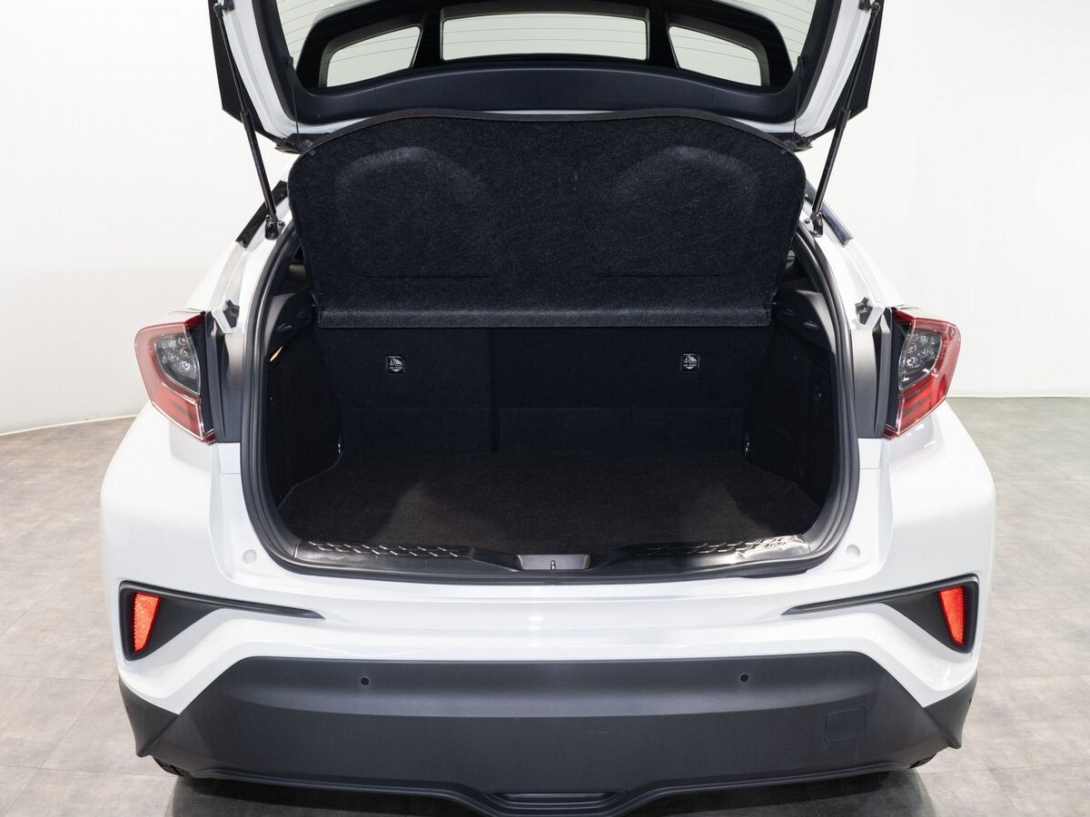 Toyota C-HR 2019 - фото автомобиля