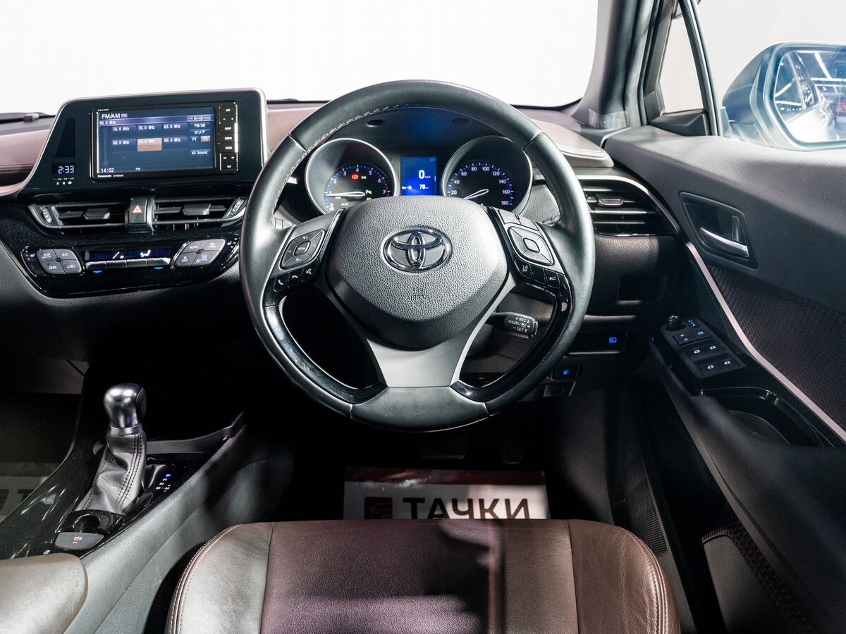 Toyota C-HR 2019 - фото автомобиля