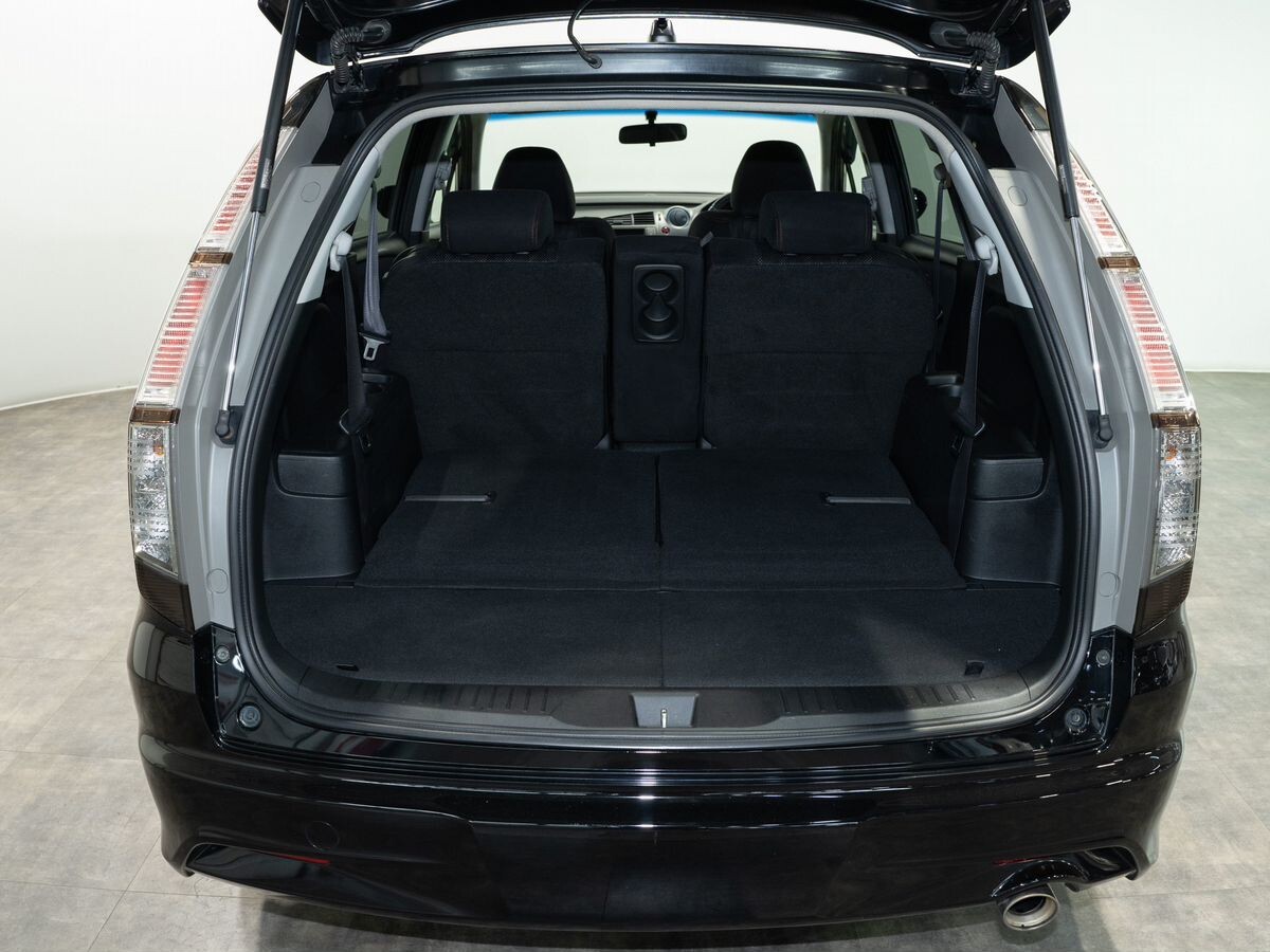 Honda Stream 2009 - фото автомобиля