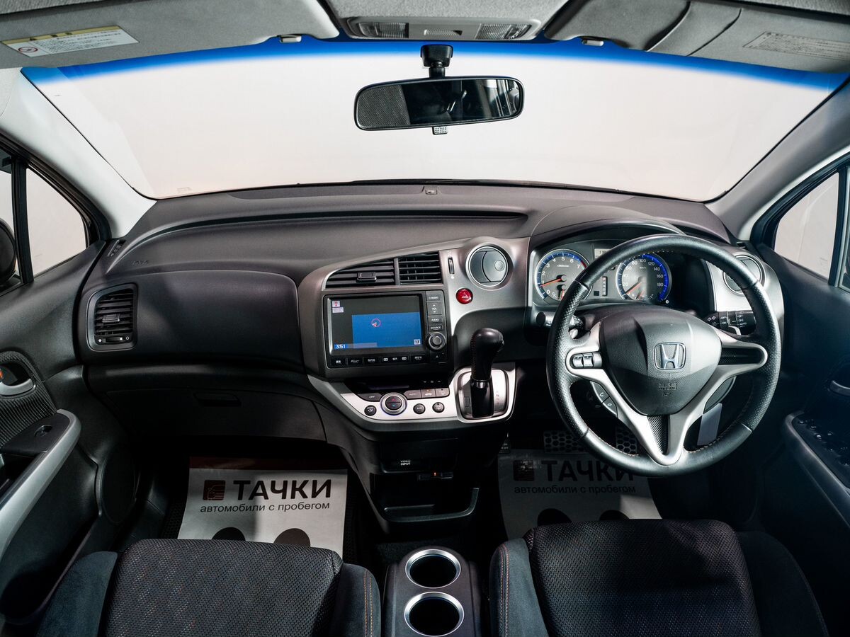 Honda Stream 2009 - фото автомобиля