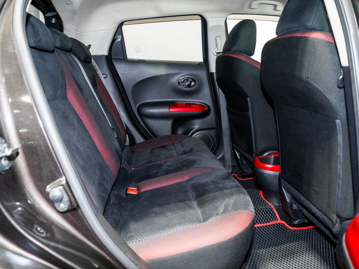 Nissan Juke 2010 - фото автомобиля