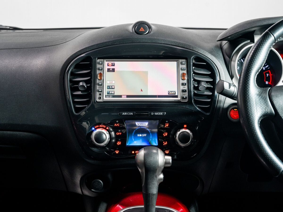 Nissan Juke 2010 - фото автомобиля