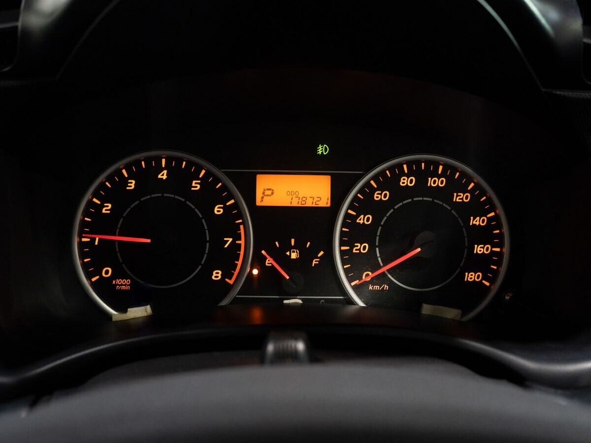 Toyota Wish 2010 - фото автомобиля