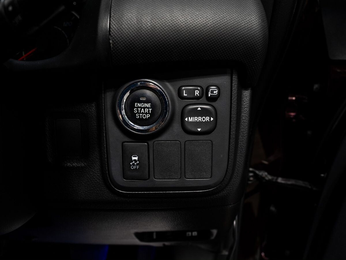 Toyota Wish 2010 - фото автомобиля