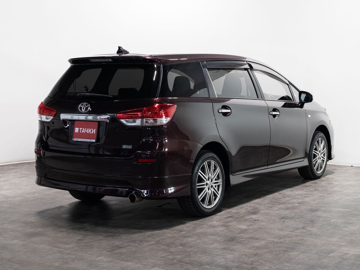 Toyota Wish 2010 - фото автомобиля