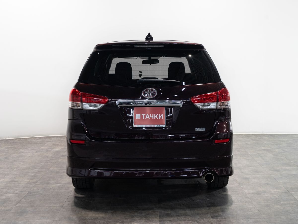 Toyota Wish 2010 - фото автомобиля