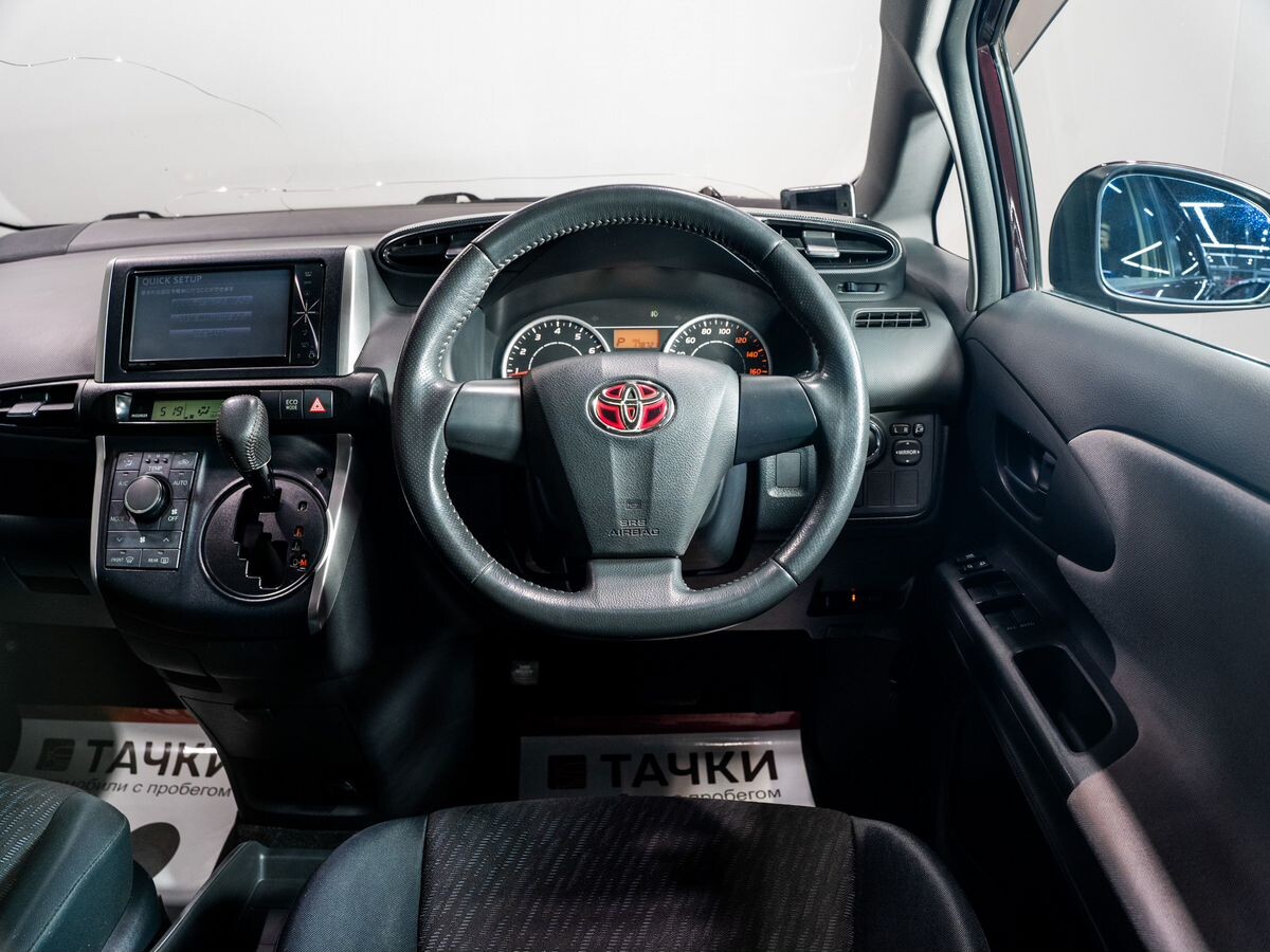 Toyota Wish 2010 - фото автомобиля