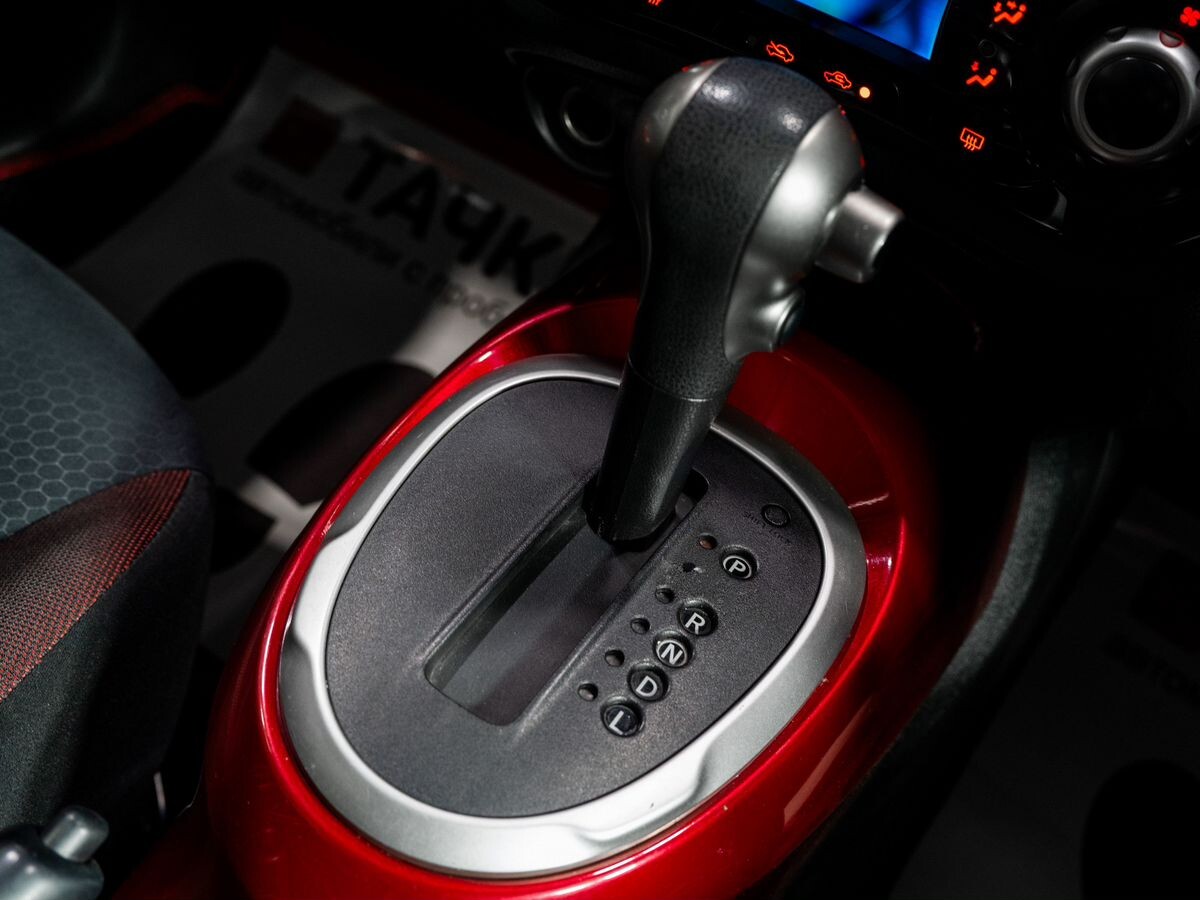 Nissan Juke 2012 - фото автомобиля