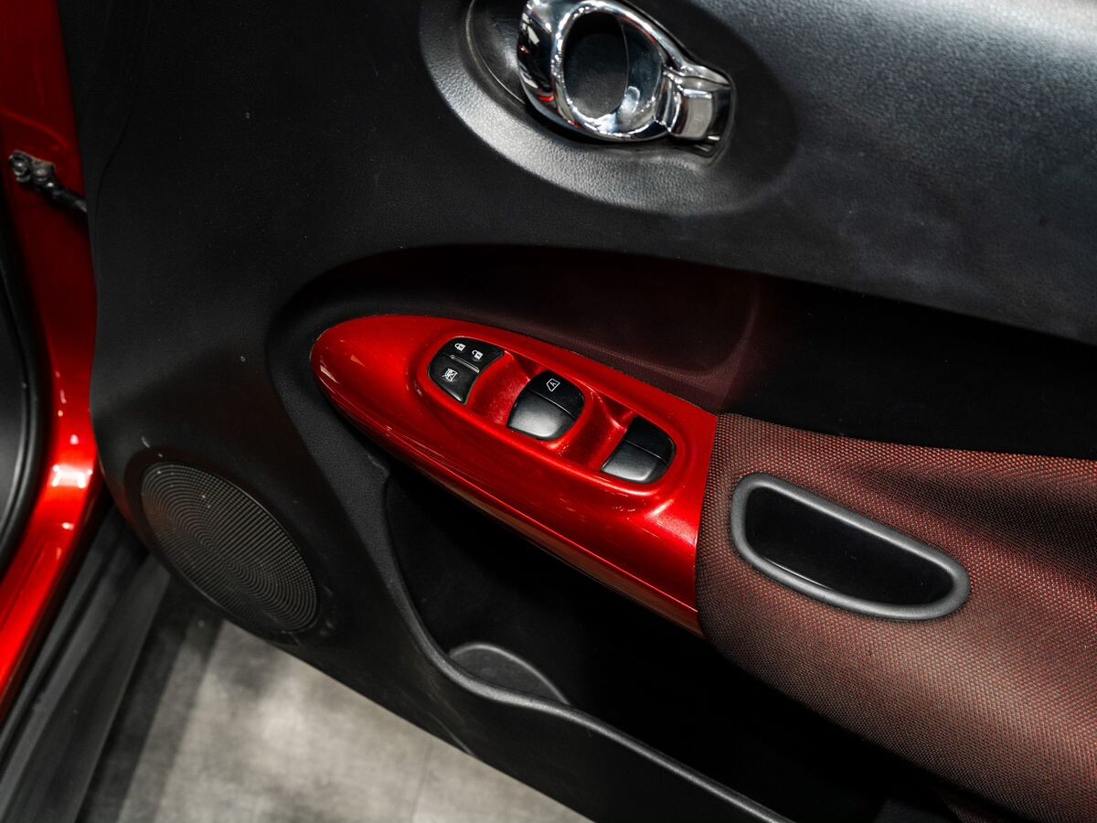 Nissan Juke 2012 - фото автомобиля