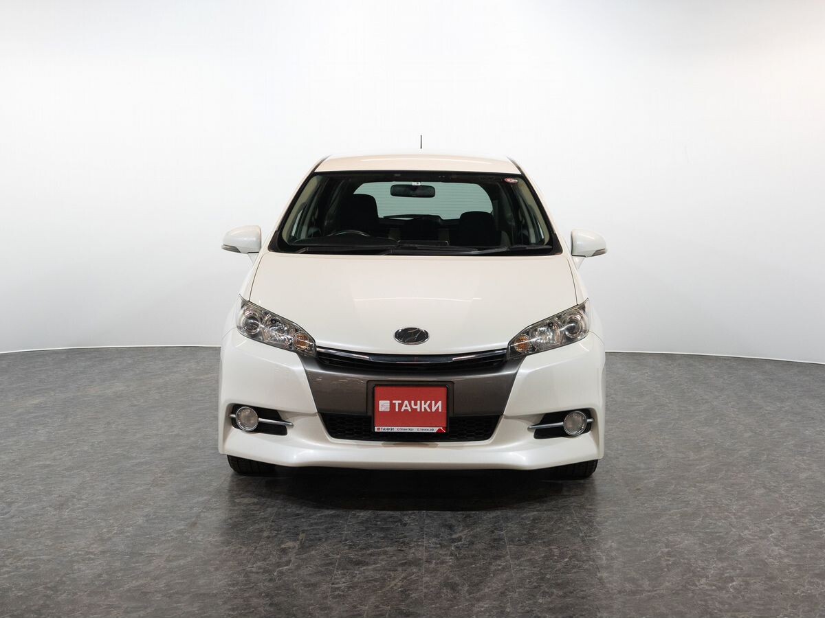 Toyota Wish 2013 - фото автомобиля