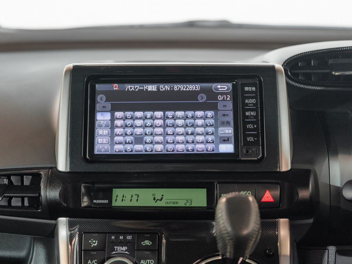 Toyota Wish 2013 - фото автомобиля