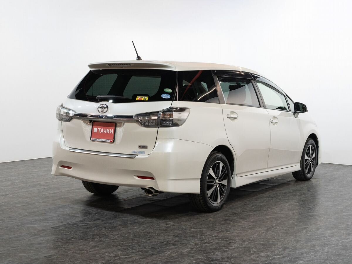 Toyota Wish 2013 - фото автомобиля