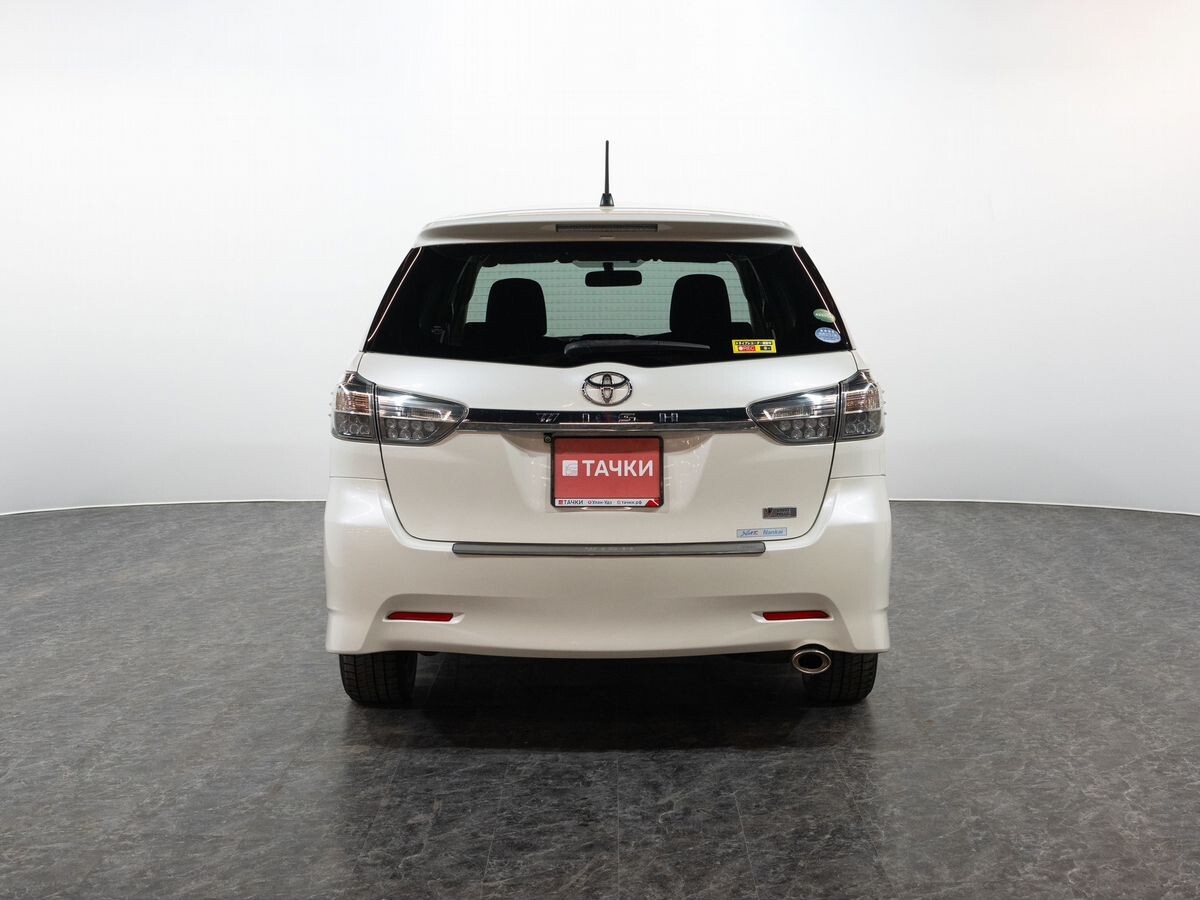 Toyota Wish 2013 - фото автомобиля