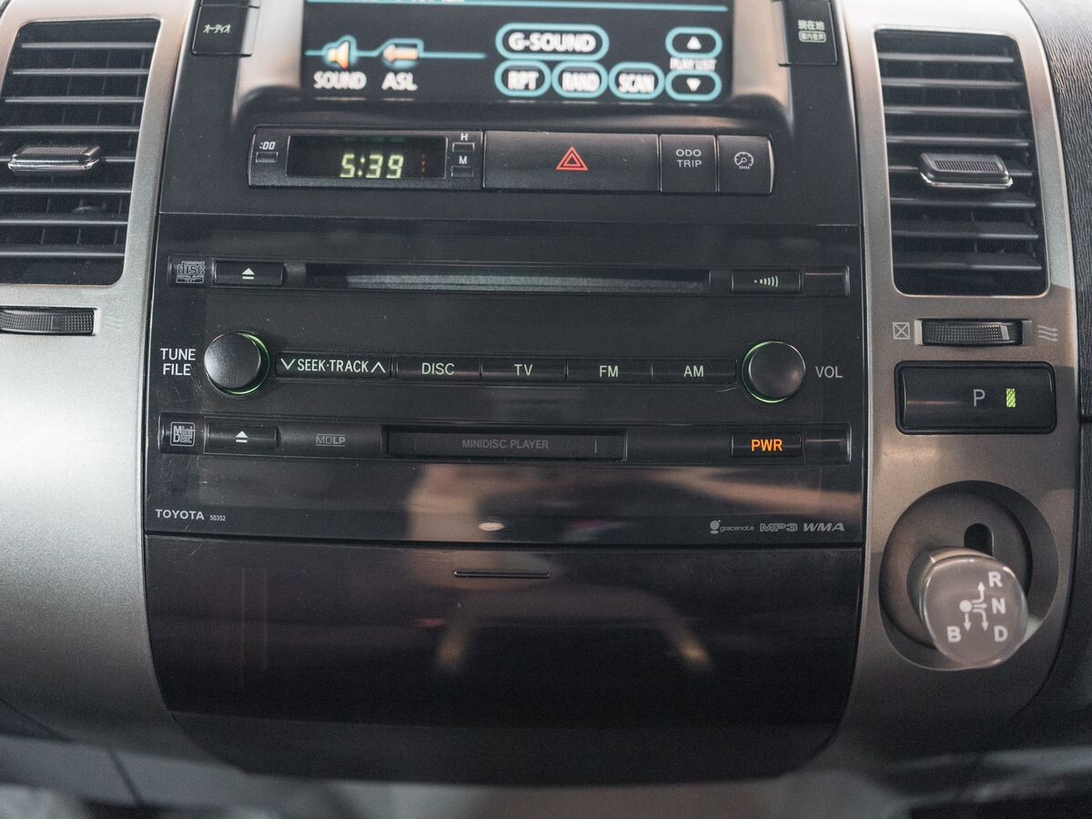 Toyota Prius 2011 - фото автомобиля