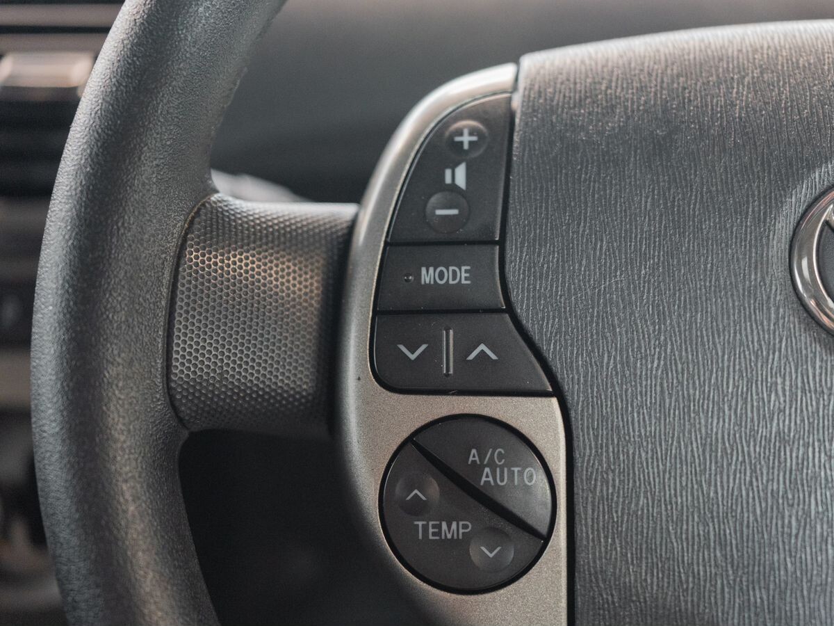 Toyota Prius 2011 - фото автомобиля