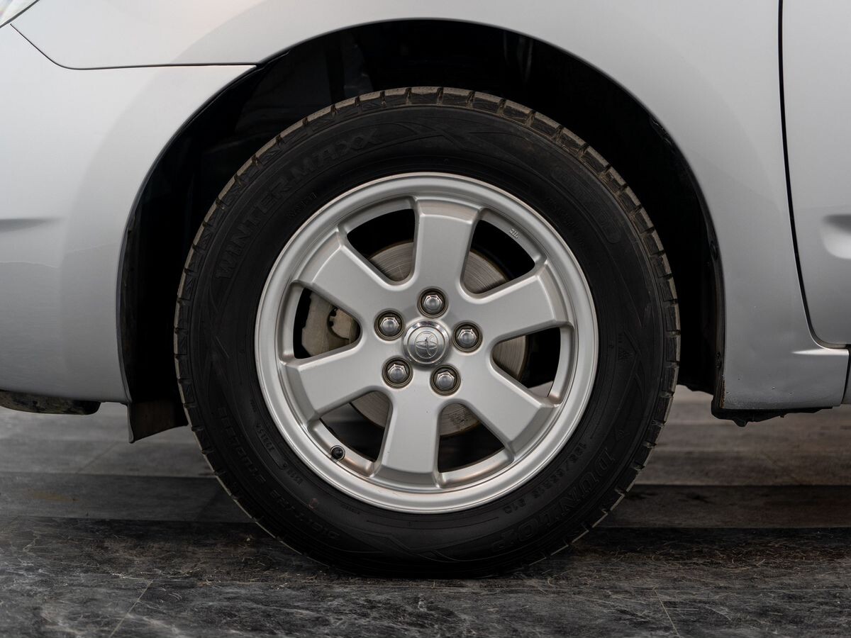 Toyota Prius 2011 - фото автомобиля