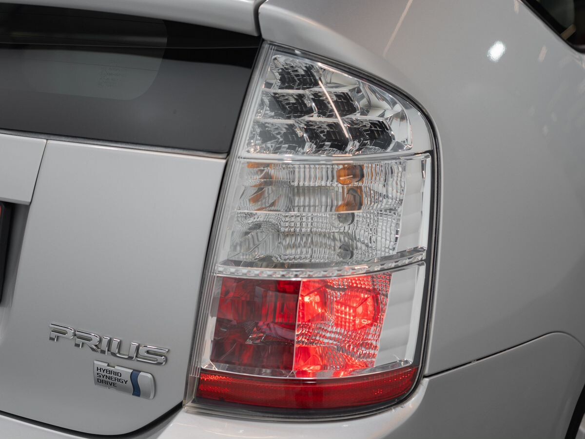 Toyota Prius 2011 - фото автомобиля