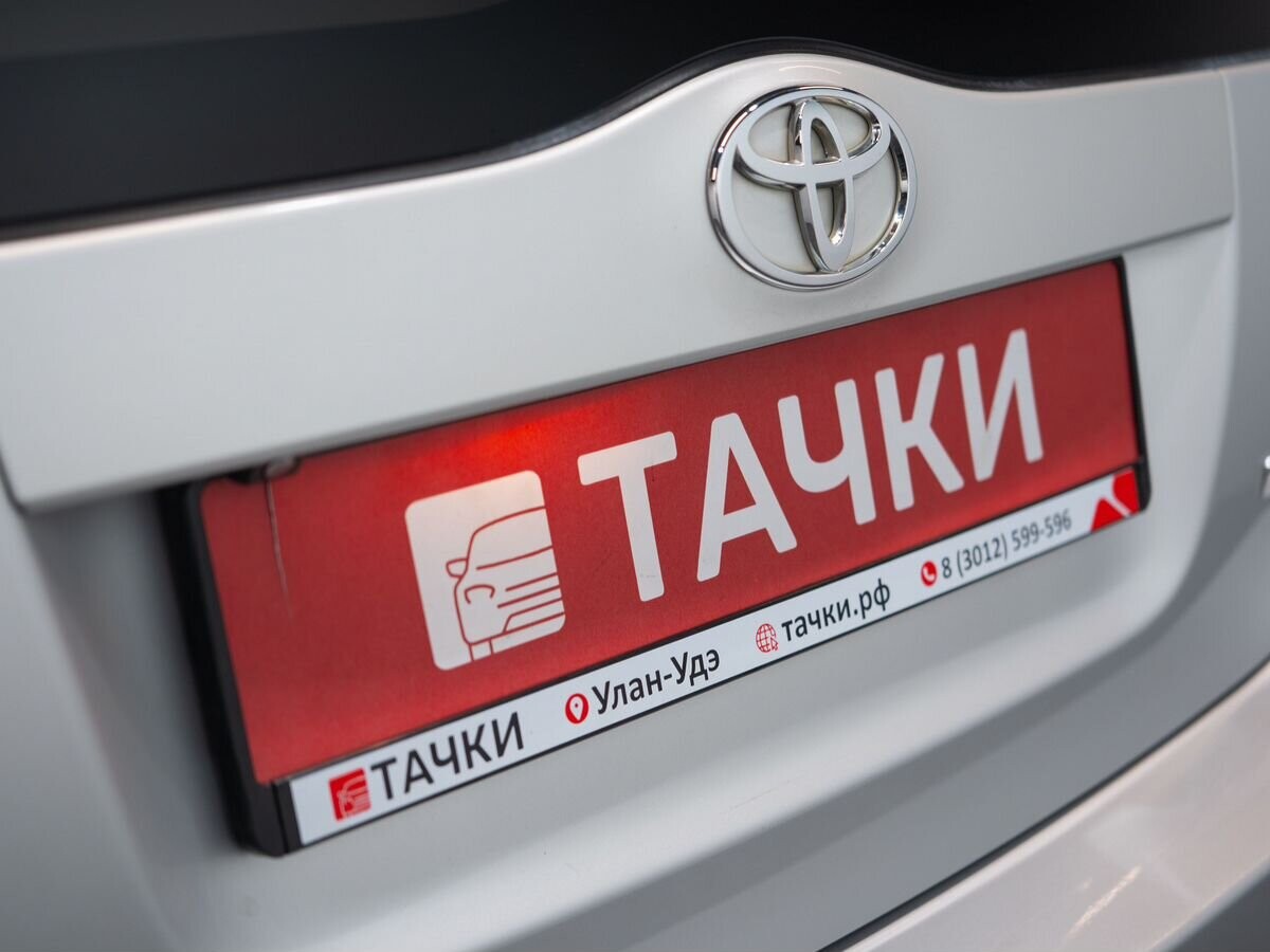 Toyota Prius 2011 - фото автомобиля