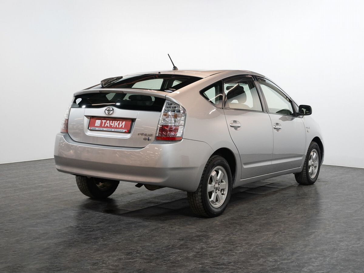 Toyota Prius 2011 - фото автомобиля
