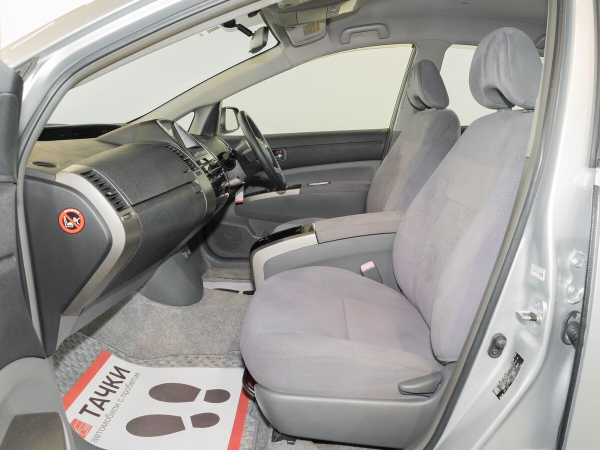 Toyota Prius 2011 - фото автомобиля