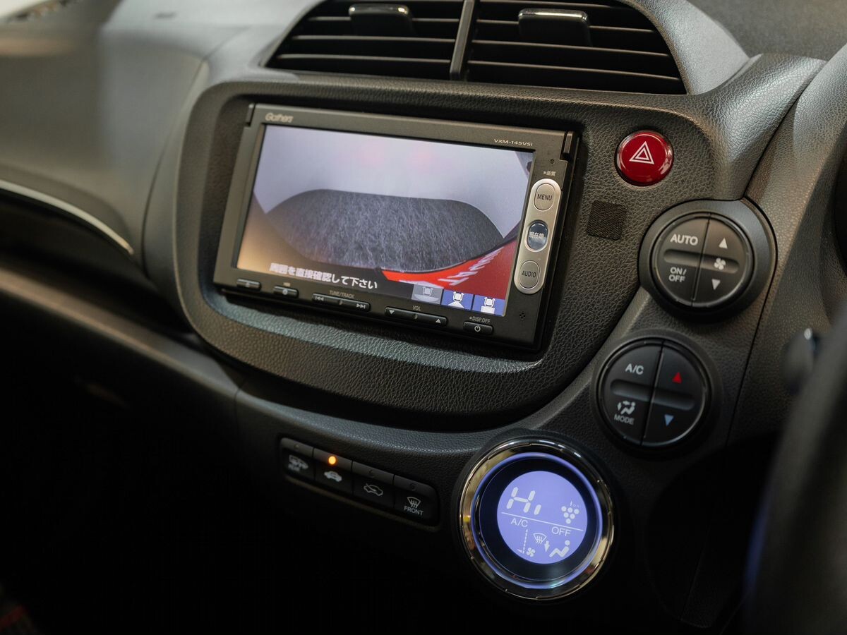 Honda Fit Shuttle 2014 - фото автомобиля